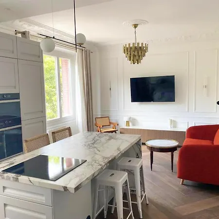 Le Petit Versailles - Centre *