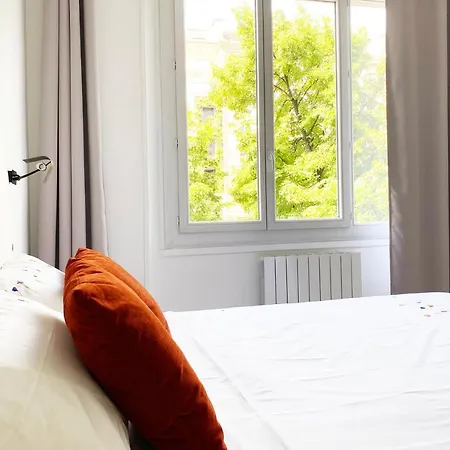 Le Petit Versailles - Centre Apartment *